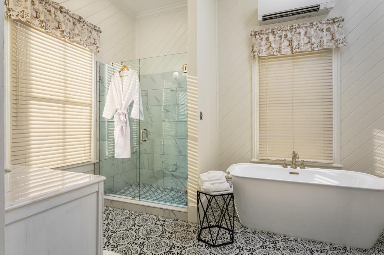 Celestine Bed And Breakfast Πενσακόλα Εξωτερικό φωτογραφία