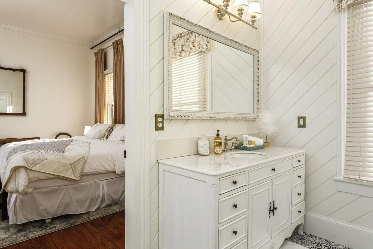 Celestine Bed And Breakfast Πενσακόλα Εξωτερικό φωτογραφία